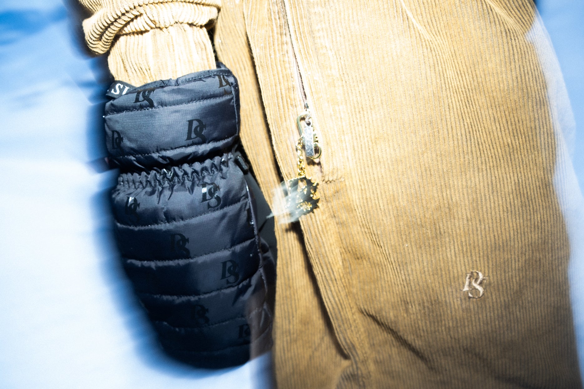 DS x HOWL ''DOWN MITT'' – DRINK SEXY